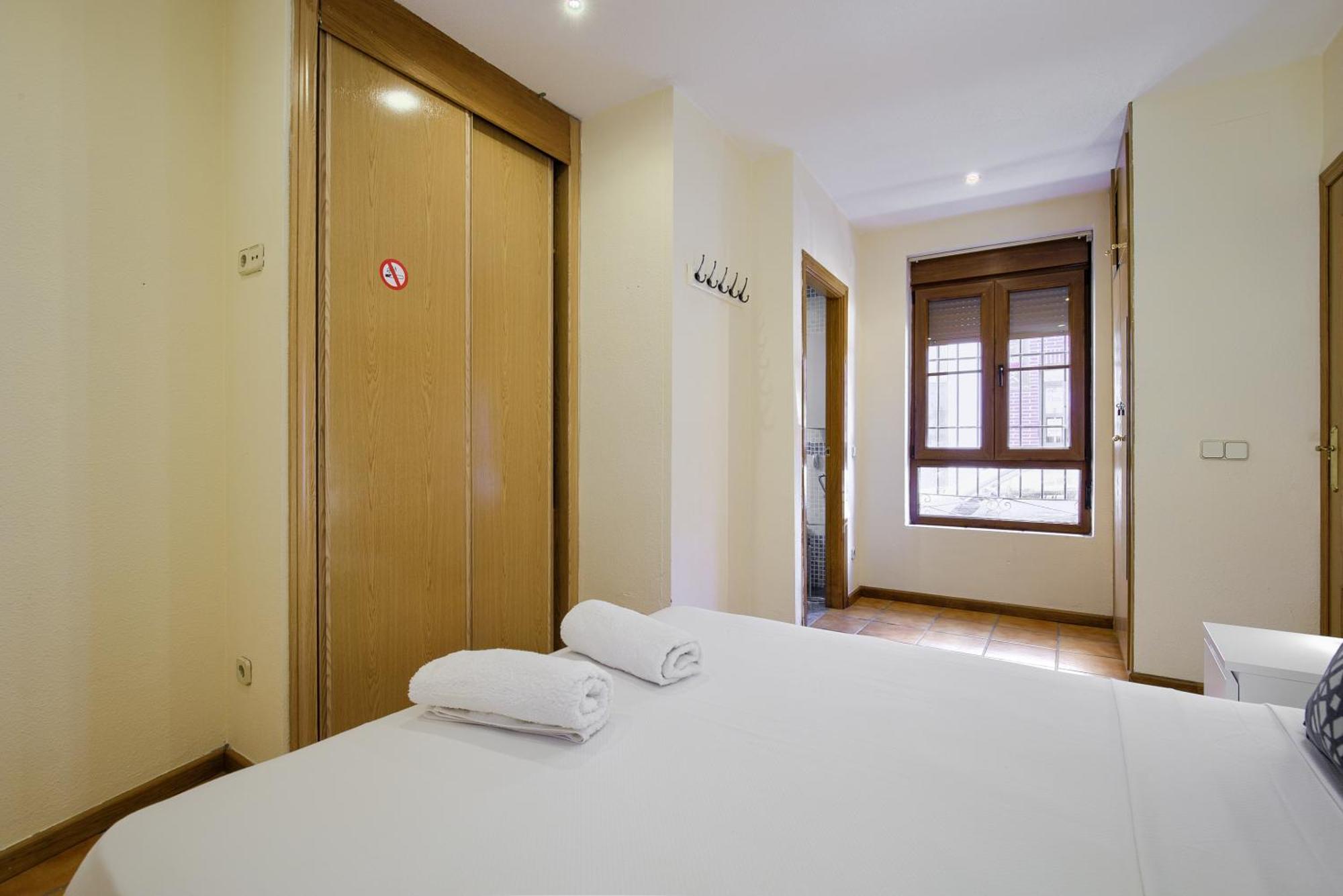 Casona 44 - Apartamento Para 2 Con Wifi, Ac Y Patio Exterior Alcala de Henares Exterior photo